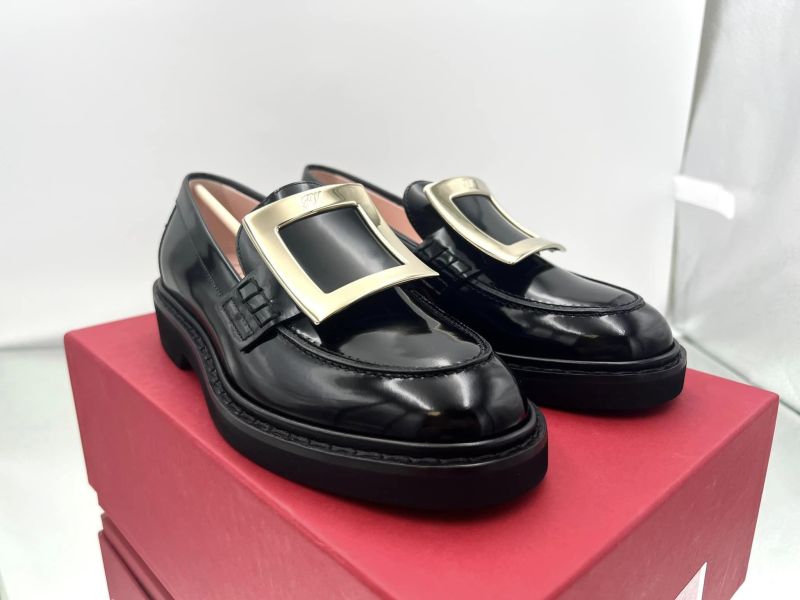 Roger Vivier 女款 Viv Rangers 亮面小牛皮金屬釦樂福鞋  黑色  IT 35/35.5/36/36.5/37/37.5/38/39 