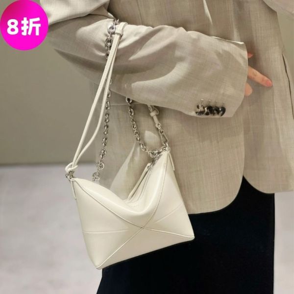 Loewe 亮面納帕小牛皮 Puzzle Fold Pouch包 海鹽白﻿ Loewe 亮面納帕小牛皮 Puzzle Fold Pouch包

溫暖沙漠色
