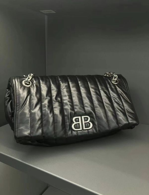 Balenciaga 765945 中款 Monaco 小牛皮絎縫鏈條包    黑色 