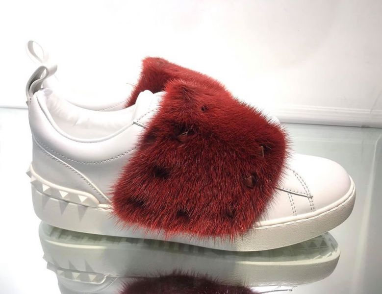 Valentino Rockstud 貂毛皮草裝飾鉚釘白球鞋 IT38 酒紅色 