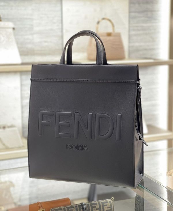 Fendi 7VA583 男款/中性款 Roma 中型Go To手提包     深藍色 Fendi 7VA583 男款/中性款 Roma 中型Go To手提包



 深藍色