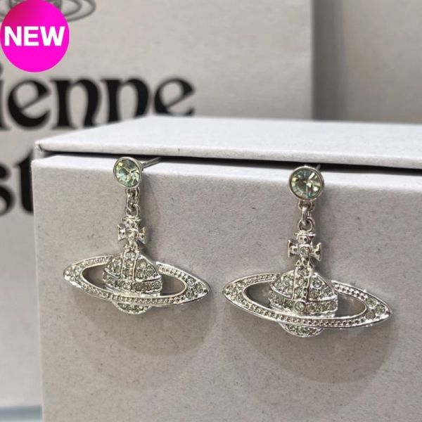 Vivienne Westwood  Mini Bas Relief Drop 釷星水晶耳環 Vivienne Westwood, 黃銅, Three Row Pearl Bas Relief, 項鍊, 時尚飾品, 奢華設計, 高端項鍊, 銀色鍍層, 玻璃珍珠, 水晶細節
