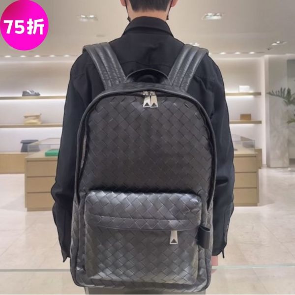 Bottega Veneta 男款 730728 小號 Intrecciato 背包  黑色﻿ Bottega Veneta、Intrecciato、BV包包價格、BV包專櫃、BV包款評價、BV包包尺寸、BV專櫃位置、BV真品鑑定、編織包、後背包、商務包、精品包款、精品包推薦、後背包推薦、實用包款推薦、精品包評價、精品包價格、平行輸入、精品平行輸入、100%真品、專櫃真品保證、精品折扣、優惠精品價格、限時優惠、快速配送、台灣精品代購、精品包包哪裡買、精品包專櫃價格