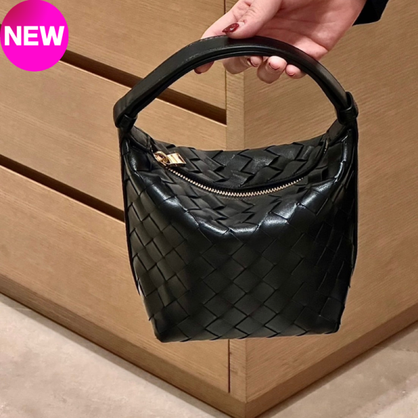 Bottega Veneta 776781 Candy  Wallence 編織包    黑色﻿ Bottega Veneta 編織包, Candy Wallence 小牛皮包, Micro Intrecciato 編織工藝, 小型肩背包, Bottega Veneta 時尚單品, 迷你包
