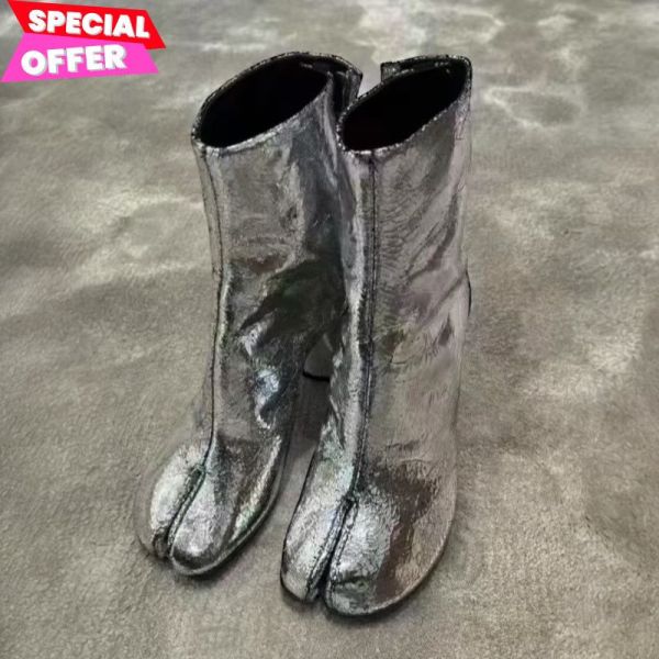 Maison Margiela 女款 Tabi Broken Mirror 高跟短靴 ｜分趾設計 × 鏡面前衛風格   IT36/37/38/38.5/39/40 Maison Margiela Tabi,Tabi 鏡面靴,銀色短靴推薦,分趾靴,高跟Tabi,Maison Margiela 靴子,義大利製短靴,破鏡靴,前衛風格靴,精品平行輸入
