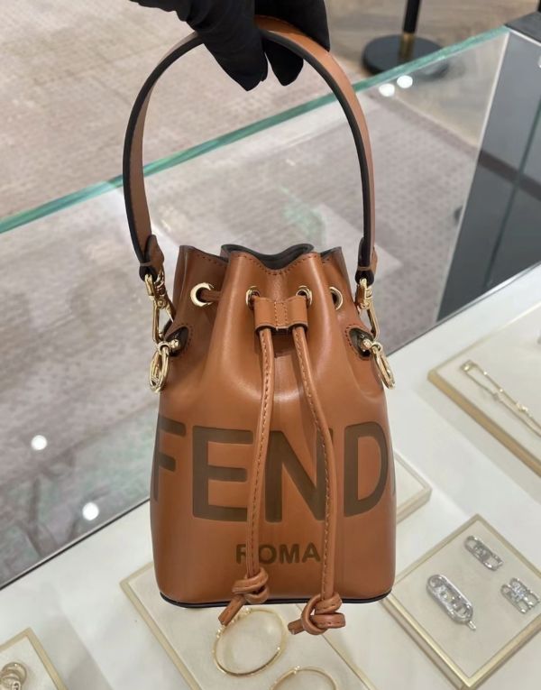 Fendi  8BS010 迷你 Mon Tresor 小牛皮水桶包   棕色 Fendi  8BS010 迷你 Mon Tresor 小牛皮水桶包   棕色
