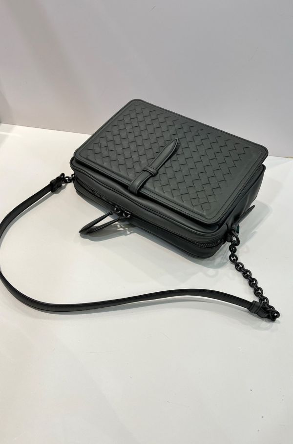 Bottega Veneta 396485 多隔層編織相機包     灰色 Bottega Veneta 396485 多隔層編織相機包  黑色