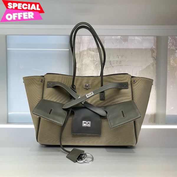 Balenciaga 835670 中款棉質小牛皮 BelAir 包  卡其色 Balenciaga BelAir包, Balenciaga 棉質小牛皮包, 中款 BelAir包, 卡其色精品包, 義大利精品包, 100% 真品, 2025 極簡包款, 2025 時尚包款, 復古銀色五金
