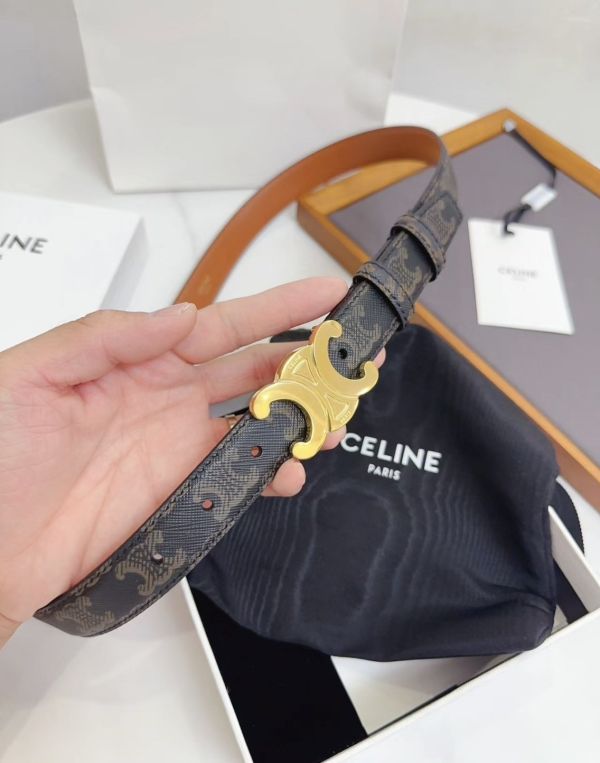 Celine 女款標誌印花窄版1.8公分 Triomphe 凱旋門老花腰帶  黃褐色  80公分 Celine 女款標誌印花窄版1.8公分 Triomphe 凱旋門老花腰帶  黃褐色  80公分