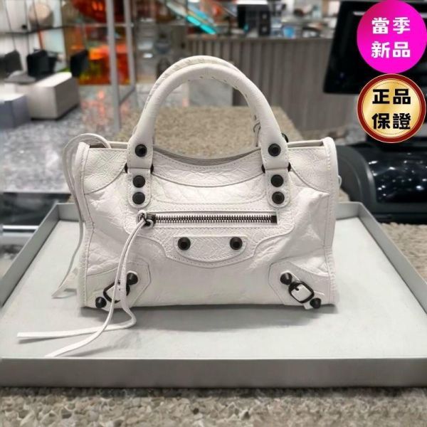 Balenciaga 806395 Le City Mini 小羊皮迷你機車包  純白色 Balenciaga、Le City、機車包、小羊皮包、迷你包、精品包包、平行輸入、精品平行輸入、100%真品、專櫃真品保證、精品折扣、優惠精品價格、限時優惠、快速配送、台灣精品代購