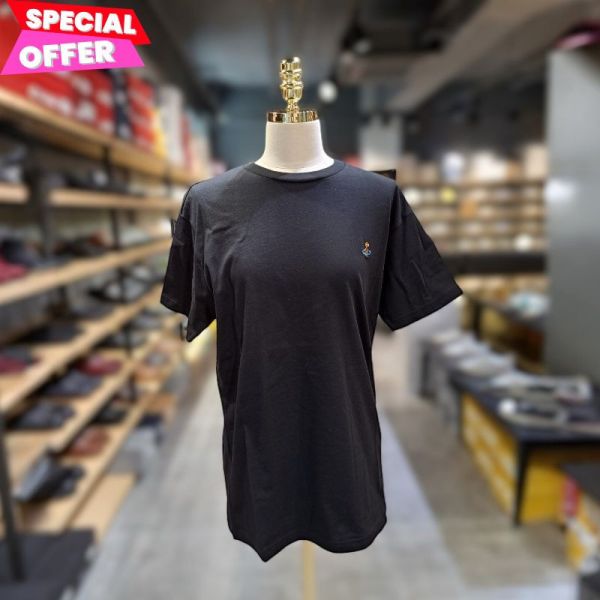 Vivienne Westwood 男款經典多色 Orb 標誌刺繡 T 恤黑色短袖上衣  S/L/XL Vivienne Westwood T恤,VW多色Orb,T恤推薦,義大利精品Tee,黑色短袖上衣,品牌標誌服飾,潮流休閒穿搭,百搭設計T恤,100%真品,限時時尚優惠