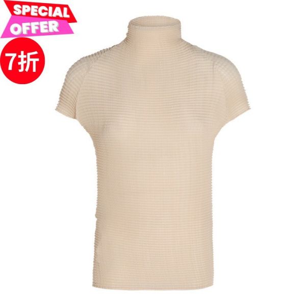 Issey Miyake 女款 褶皺高領上衣  米色  2號/中號 適用大部分身材 Issey Miyake、褶皺上衣、IM56FJ40185、米色上衣、高領設計、日本設計師品牌、精緻褶皺、創新面料、時尚上衣、精品服飾推薦、精品服飾評價、精品服飾價格、平行輸入、100%真品、專櫃真品保證、限時優惠、精品服飾哪裡買
