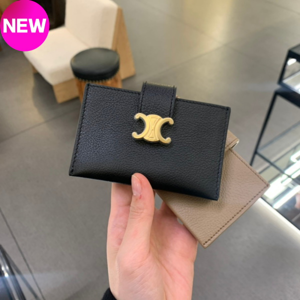Celine 10I583 Triomphe 凱旋門翻蓋卡片套  黑色 Celine, Triomphe, 翻蓋卡片套, 牛皮革, 義大利製造, 時尚配件, 2025夏日單品, 奢華設計, 高端卡片套