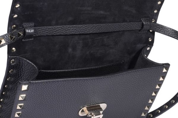 Valentino 小款 Rockstud 粒面小牛皮斜背包 黑色 