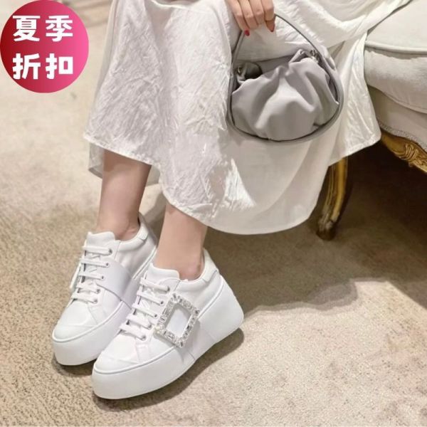Roger Vivier Viv Skate 厚底7公分水晶方釦皮革運動鞋    IT 38/39 Roger Vivier Viv Skate 厚底運動鞋, 7公分厚底運動鞋, 水晶方釦運動鞋, 漆皮拼縫運動鞋, Viv Skate 系列, 納帕皮革運動鞋, Roger Vivier 休閒運動鞋
SEO產品說明：