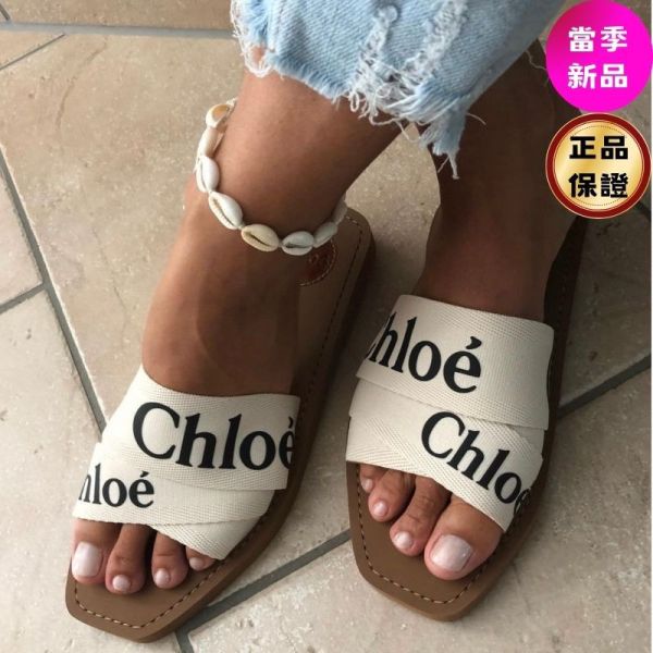 Chloe 女款 Woody Logo 拖鞋  米白色和黑色   IT36/37/38/39/40 Chloe Woody拖鞋, 平底拖鞋, 亞麻拖鞋, 刺繡徽標拖鞋, 夏日必備拖鞋, 時尚拖鞋