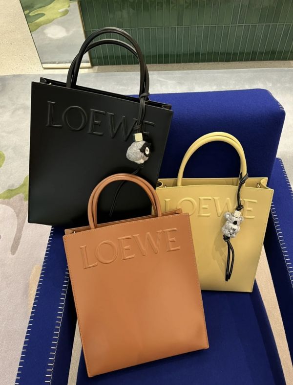 Loewe Standard A4 光滑小牛皮托特包  附可斜背長肩帶  古銅色 可放電腦 Loewe Standard A4 光滑小牛皮托特包