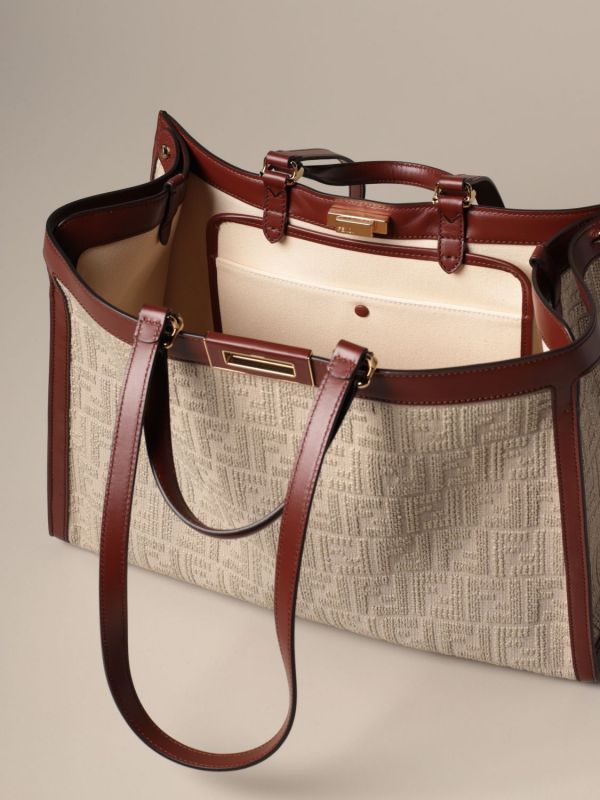Fendi 8BH374 Peekaboo 立體緹花 FF X-Tote 包  灰色/棕色 Fendi、Peekaboo、托特包、緹花包、FF圖案、精品包款、平行輸入、精品平行輸入、100%真品、專櫃真品保證、精品折扣、優惠精品價格、限時優惠、快速配送、台灣精品代購