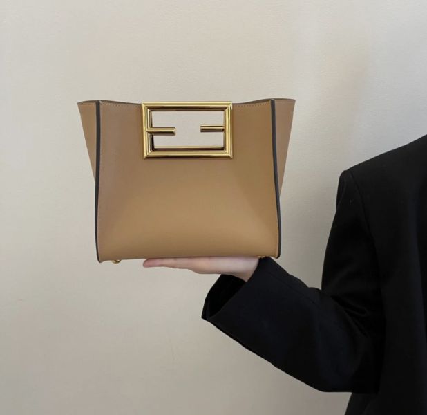 Fendi 8BS054 小牛皮 FF提把 Fendi Way 包   奶茶色 Fendi 8BS054 小牛皮 FF提把 Fendi Way 包   奶茶色