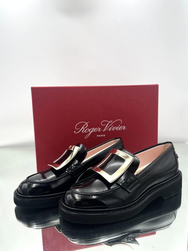 Roger Vivier 女款 Viv Rangers 亮面小牛皮金屬釦樂福鞋  黑色  IT 35/35.5/36/36.5/37/37.5/38/39 