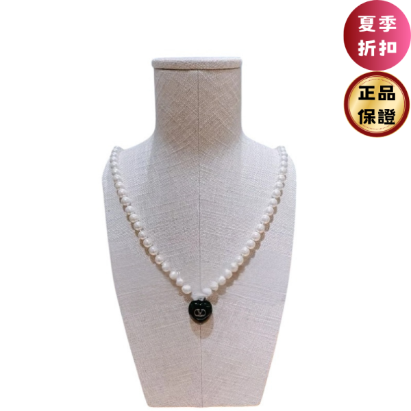 Valentino Garavani Coeur Royal 琺瑯珍珠項鍊  黑色 Valentino、Coeur Royal、6W2J0Y70LTD_QYL、心形項鍊、琺瑯項鍊、珍珠項鍊、VLogo Signature、義大利製奢侈品、金色項鍊、巴洛克風格、精品首飾推薦、精品首飾評價、精品首飾價格、平行輸入、100%真品、專櫃真品保證、限時優惠、精品首飾哪裡買