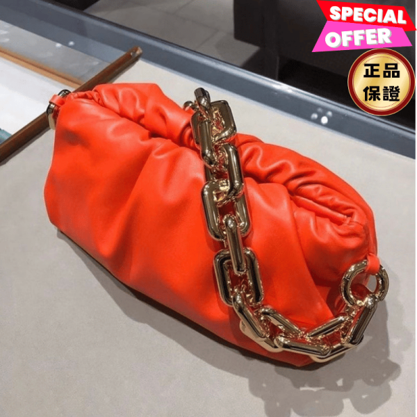 Bottega Veneta 620230 BV Chain 金鍊雲朵包  橙紅色 Bottega雲朵包金鍊, BV Chain柔軟包, Bottega Veneta肩背包, 小牛皮精品包, 雲朵造型手拿包, 義大利精品推薦, 橙紅色包款, 精品平行輸入, 100%真品保證, 限時精品優惠