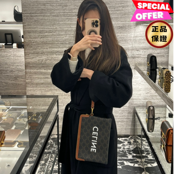 Celine 10J502 印花標誌印花連帶小號手拿包 Celine, 印花手拿包, 標誌印花, 牛皮革飾邊, 義大利製造, 時尚女包, 2025夏日配件, 奢華設計, 高端手提包, 小號手袋