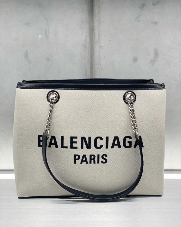 Balenciaga 759973 Duty Free M 中款 帆布包購物袋  自然色 Balenciaga 759973 Duty Free M 中款 帆布包購物袋

自然色