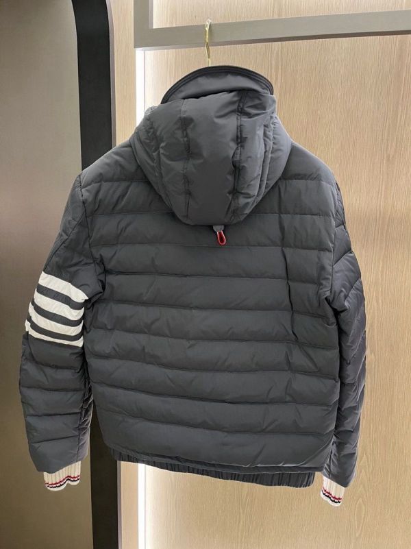 Thom Browne 男款羽絨斜紋四槓滑雪夾克    灰色﻿    1 S/3L/4XL 