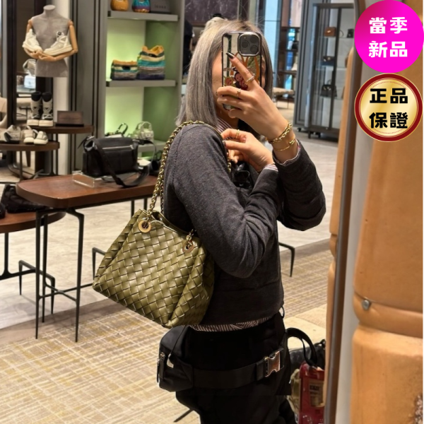 Bottega Veneta 817175 小款 Parachute Chain 編織肩背包  苔綠色﻿ Bottega Veneta, Parachute Chain, 小羊皮編織包, BV 肩背包, Intrecciato, 精品義大利製, 精品真品代購, 義大利精品包推薦