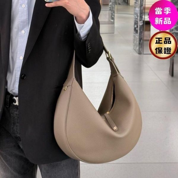 Celine 大款柔軟顆粒小牛皮 Lulu 彎月包  鴿灰色 Celine,Large Lulu,顆粒小牛皮,奶油色手袋,大容量托特包