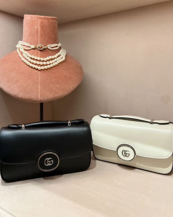 Gucci 739721 小款鏈帶 Petite GG包     白色 Gucci 739721小款鏈帶 Petite GG包 

白色