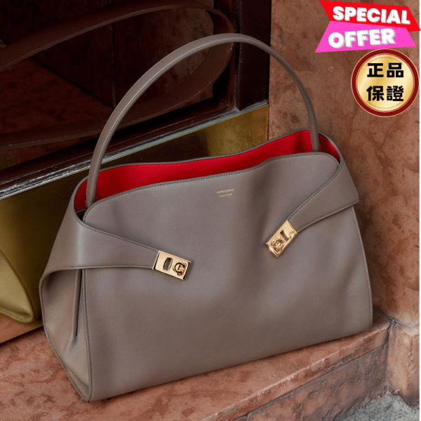 Ferragamo 780516 大款小牛皮雙色Hug包  咖啡色﻿/紅色 Ferragamo, Hug Soft, 雙色單肩包, 大號, 綠色, 義大利製造, 牛皮, Gancini扣飾, 實用設計, 時尚單品