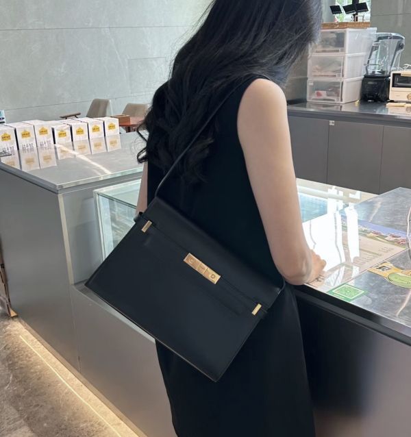 Saint Laurent 579271 YSL Box 小牛皮 曼哈頓包    黑色 Saint Laurent 579271 YSL 曼哈頓 聖羅蘭