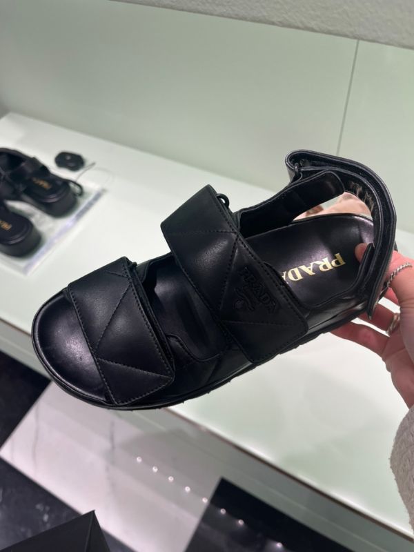 Prada 1X721M 女款加墊納帕軟皮涼鞋    黑色    IT 36/36.5/37/37.5/38 Prada 1X721M 女款加墊納帕軟皮涼鞋    黑色