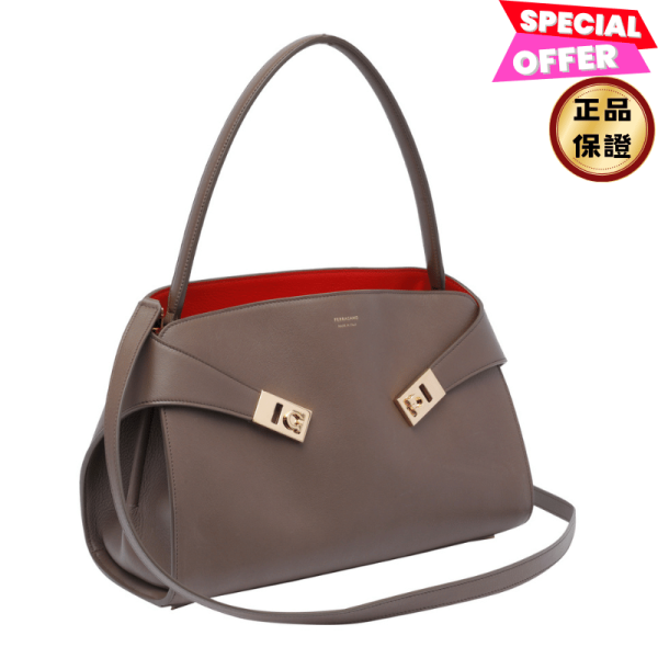 Ferragamo 780592 中款小牛皮雙色Hug包  咖啡色/紅色 Ferragamo, Hug Soft, 雙色單肩包, 大號, 綠色, 義大利製造, 牛皮, Gancini扣飾, 實用設計, 時尚單品