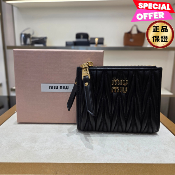 Miu Miu 5ML024 Matelassé 納帕皮革短銀包 黑色 Miu Miu, 5MV204 Matelasse, 羊皮短夾, 黑色, 歐洲製造, 時尚單品