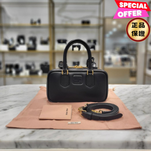 Miu Miu 5BP088 小款小牛皮 Arcadie 包  黑色 Miu Miu、Arcadie、Miu Miu 迷你包、皮革迷你袋、義大利精品包、Miu Miu 肩背包、品牌小包、精品平行輸入、100%真品、輕便時尚、限時優惠、台灣精品代購