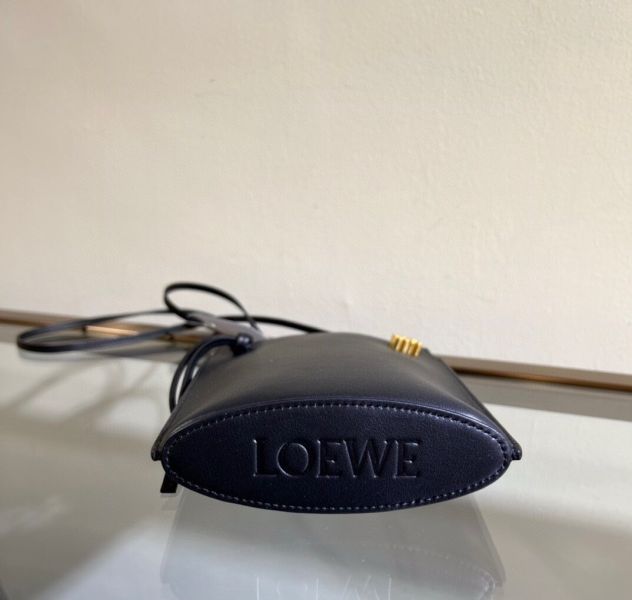 Loewe 經典小牛皮 Dice 骰子隨身迷你包    黑色 Loewe 經典小牛皮 Dice 骰子隨身迷你包



黑色



黑色