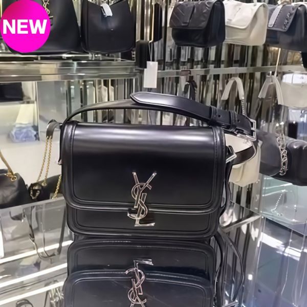 Saint Laurent 711039 YSL 中款 Solferino  Box 小牛皮豆腐包  黑色 Saint Laurent、Solferino、711039、YSL 711039、小牛皮包、黑色包包、豆腐包、Box包、郵差包、義大利製奢侈品包包、YSL標誌包、銀色金屬配件包、精品包推薦、精品包評價、精品包價格、平行輸入、100%真品、專櫃真品保證、限時優惠、精品包包哪裡買