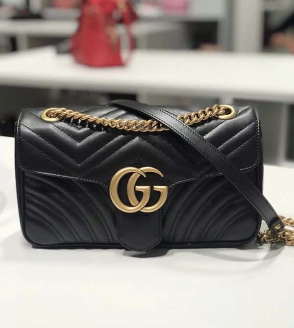 Gucci 443497 GG Marmont 小款 26公分雙G金鍊肩背包   黑色 Gucci 443497 GG Marmont 小款 26公分雙G金鍊肩背包 

黑色