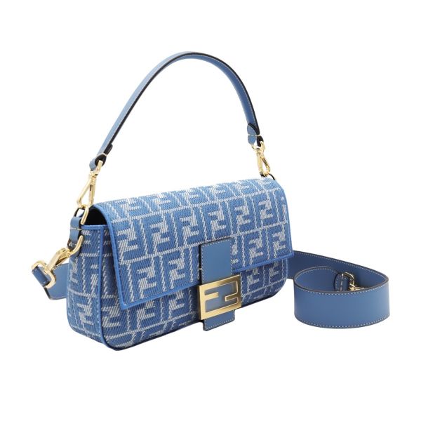 Fendi 8BR600 FF提花 Baguette 貝貴包  藍色 Fendi、Baguette、8BR600、Fendi 8BR600、牛仔布效果、FF提花、藍色包包、it包款、義大利製奢侈品包包、經典包款、FF鉤扣包、Pequin提花、精品包推薦、精品包評價、精品包價格、平行輸入、100%真品、專櫃真品保證、限時優惠、精品包包哪裡買