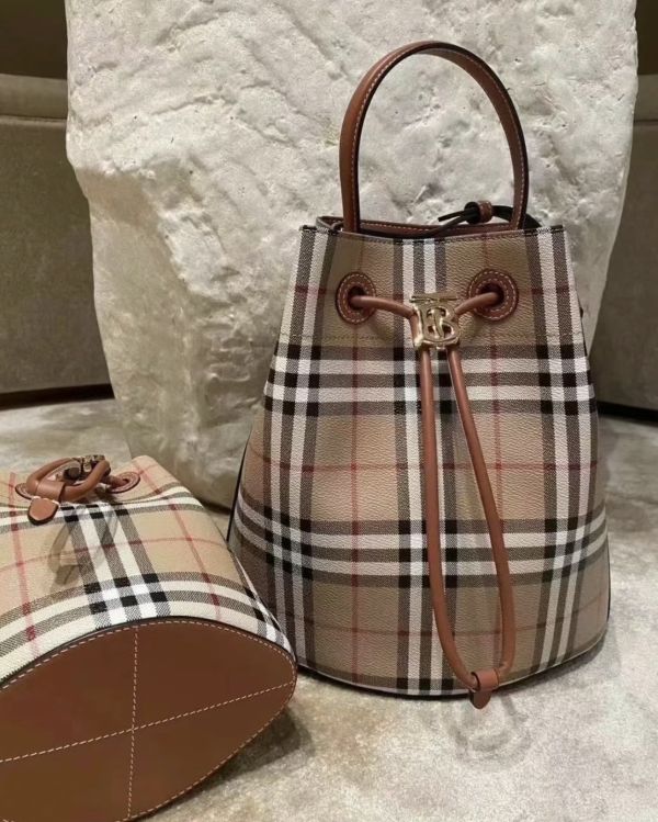 Burberry 80739481 小款 TB 格紋水桶包 