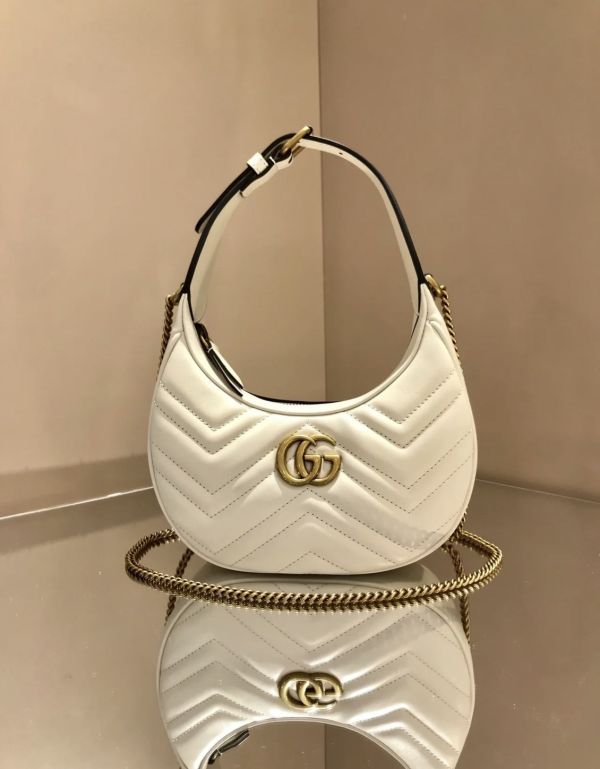 Gucci 699514 GG Marmont 半月形迷你包  附金鍊  白色 