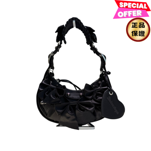 Balenciaga 671309 Le Cagole Xs 緞面蝴蝶結單肩包  黑色 Balenciaga, 黑色緞面 Le Cagole Xs, 單肩包, 義大利製造, 100%織物, 金屬鉚釘, 實用設計, 時尚單品, 多功能手袋