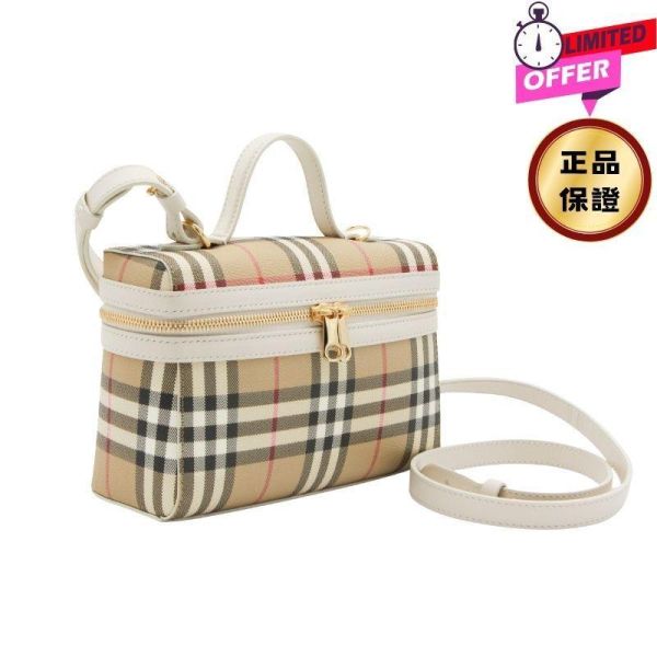 Burberry 81251351格紋 Vanity 手提包  典藏米色 Burberry 格紋 Vanity 手提包採典藏米格紋設計,搭配皮革飾邊與雙背法結構,小巧實用兼具英倫風格。