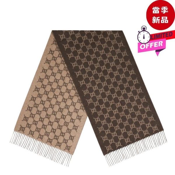 Gucci 812317 GG Cashmere 經典 GG 羊絨緹花流蘇圍巾  米色 Gucci,Gucci GG Cashmere Scarf,Gucci Cashmere Scarf,Gucci圍巾,Gucci羊絨圍巾,Gucci山羊絨圍巾,Gucci GG圍巾,Gucci老花圍巾,Gucci雙G圍巾,Gucci米色圍巾,Gucci流蘇圍巾,Gucci秋冬配件,義大利精品圍巾,812317 4GABX 2579