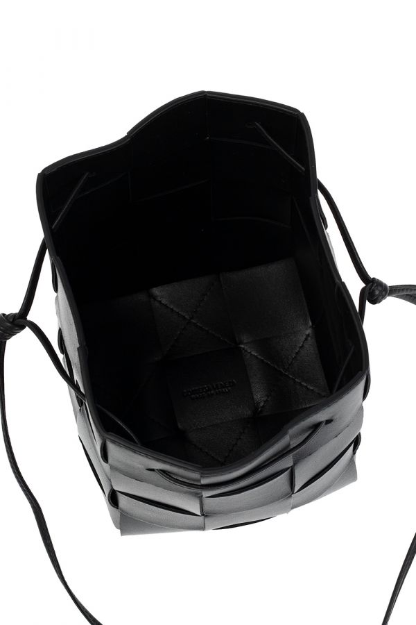 Bottega Veneta 680218 小款 Bucket 包  黑色 