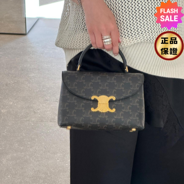 Celine 118112 老花 凱旋門 Teen Nino 包 Celine 凱旋門老花包,Teen Nino 包,Triomphe 帆布包,小羊皮內襯包,
Celine 118112,手提斜挎包,義大利製Celine包,多功能時尚包