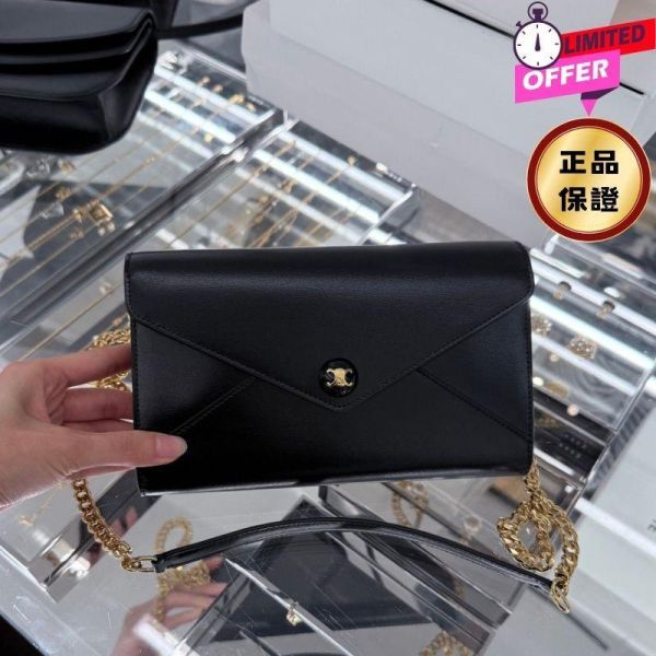 Celine 10P663 亮澤牛皮革凱旋門WOC 飾鍊錢包   黑色 CELINE,Triomphe,WOC鍊帶錢包,亮面牛皮革,凱旋門包